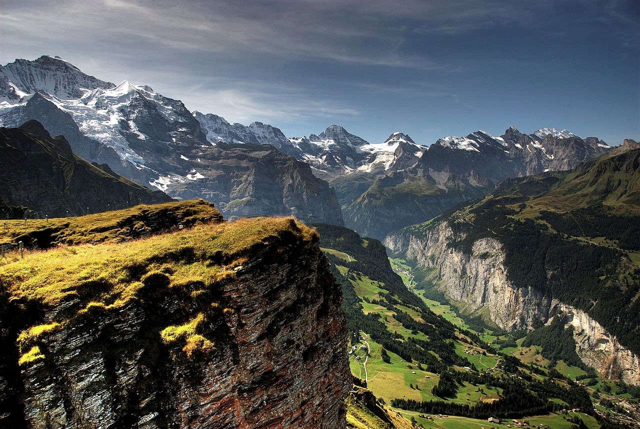 Лаутербруннен (Lauterbrunnen), Швейцария - в окрестностях Интерлакена, регион Юнгфрау. Что посмотреть в Лаубербруннене - водопады Штауббах, Трюммельбах